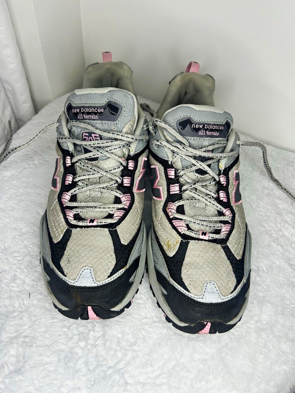 New Balance SL1-606 women’s All Terrain Low Top Lace-Up Gray Pink size 10